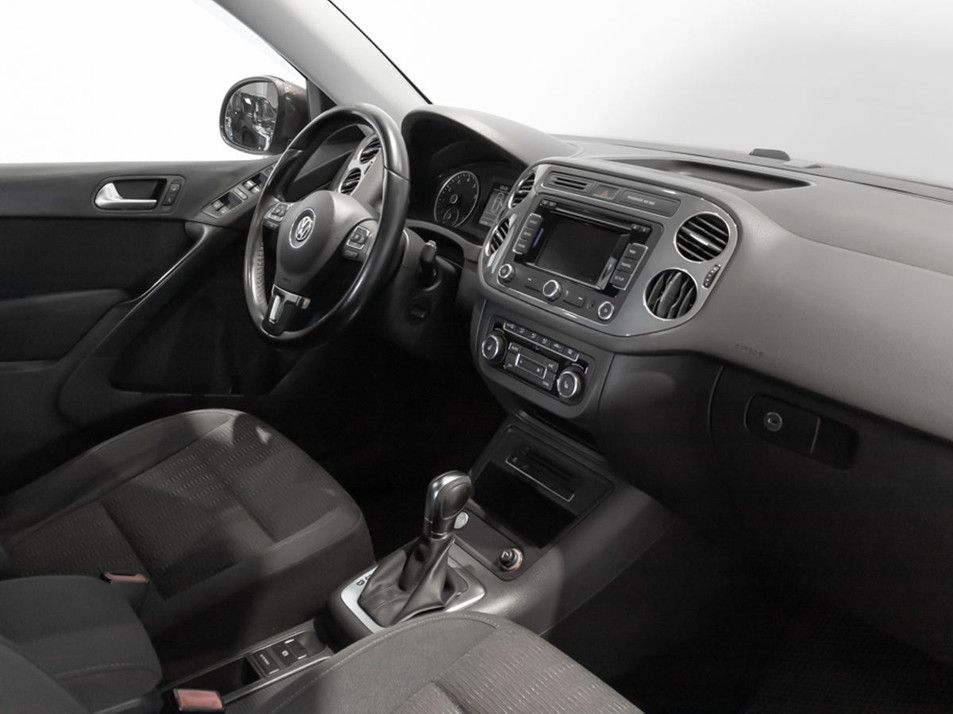 Автомобиль с пробегом Volkswagen Tiguan в городе Казань ДЦ - КАЭ Сибирский тракт