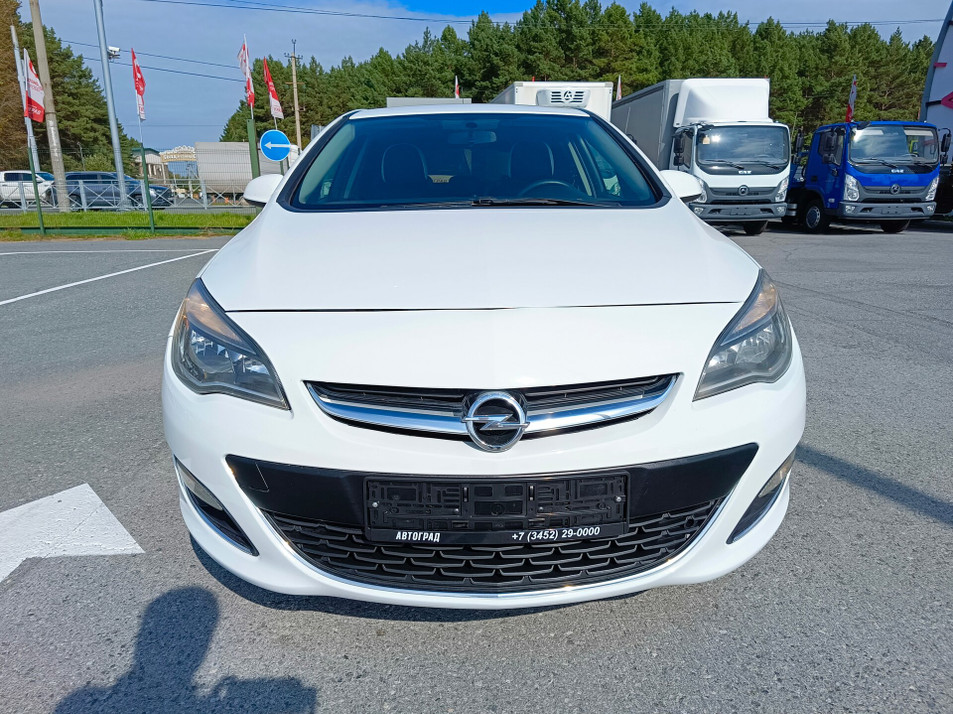Автомобиль с пробегом Opel Astra в городе Тюмень ДЦ - PANGO Центр Автоград