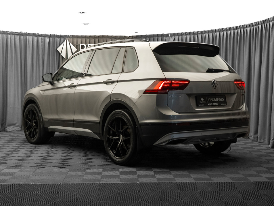 Автомобиль с пробегом Volkswagen Tiguan в городе Москва ДЦ - PELETON Юг