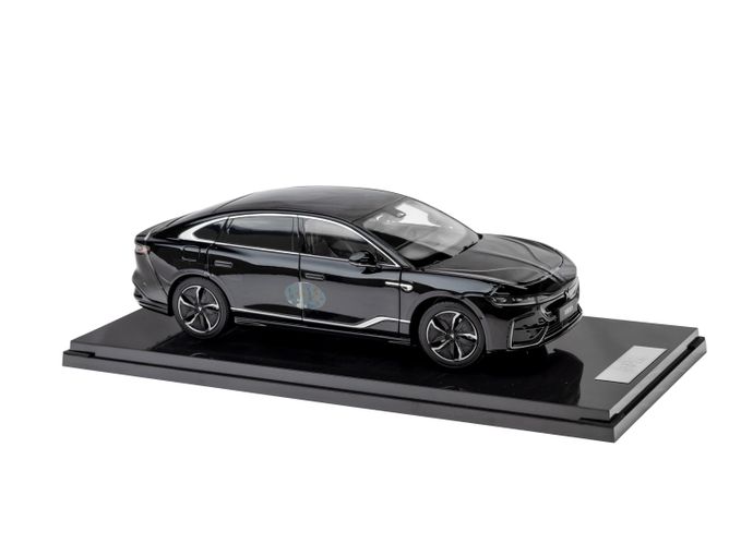 Модель коллекционная VOYAH PASSION 1:18 (цвет: чёрный)