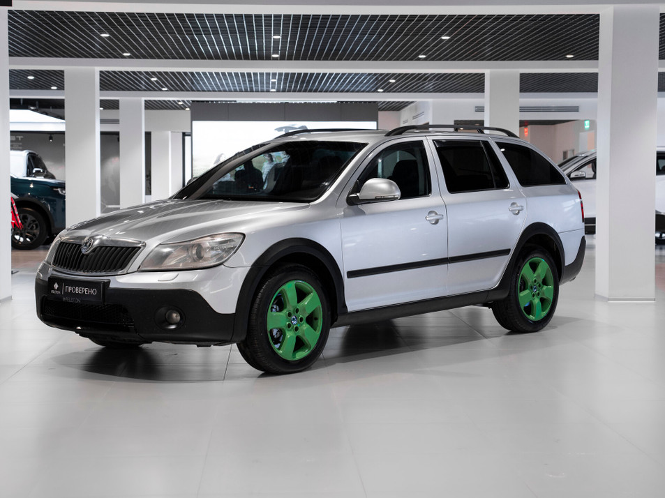 Автомобиль с пробегом SKODA Octavia в городе Москва ДЦ - PELETON Юг