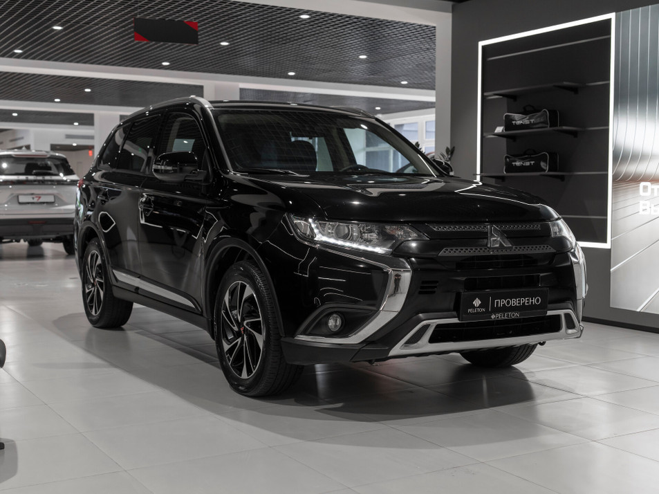 Автомобиль с пробегом Mitsubishi Outlander в городе Москва ДЦ - PELETON Юг