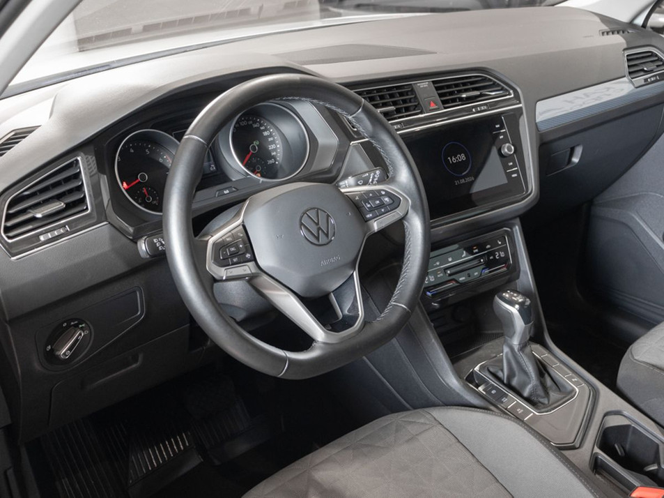 Автомобиль с пробегом Volkswagen Tiguan в городе Казань ДЦ - КАЭ Сибирский тракт