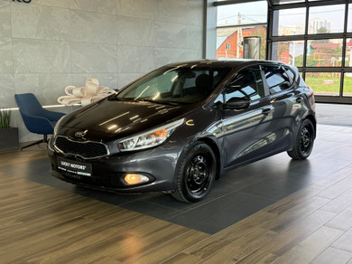 Автомобиль с пробегом Kia Ceed в городе Екатеринбург ДЦ - Lucky Motors на Эскадронной