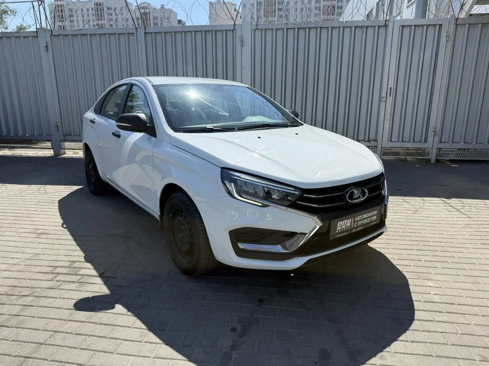 Автомобиль с пробегом LADA Vesta в городе Ростов-на-Дону ДЦ - PANGO Центр Запад