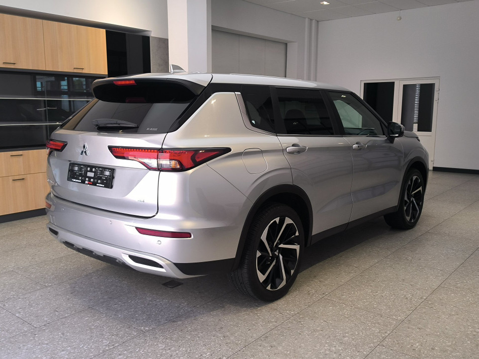 Автомобиль с пробегом Mitsubishi Outlander в городе Краснодар ДЦ - ААА Моторс Краснодар