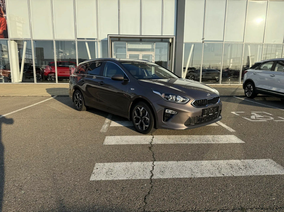 Автомобиль с пробегом Kia Ceed в городе Краснодар ДЦ - PANGO Центр РВ Сервис