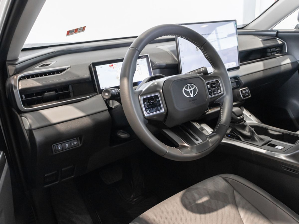 Автомобиль с пробегом Toyota RAV4 в городе Казань ДЦ - КАЭ Сибирский тракт