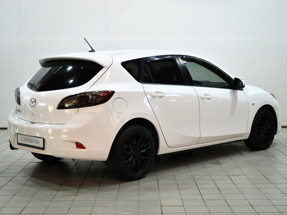 Автомобиль с пробегом Mazda 3 в городе Сургут ДЦ - Автоуниверсал