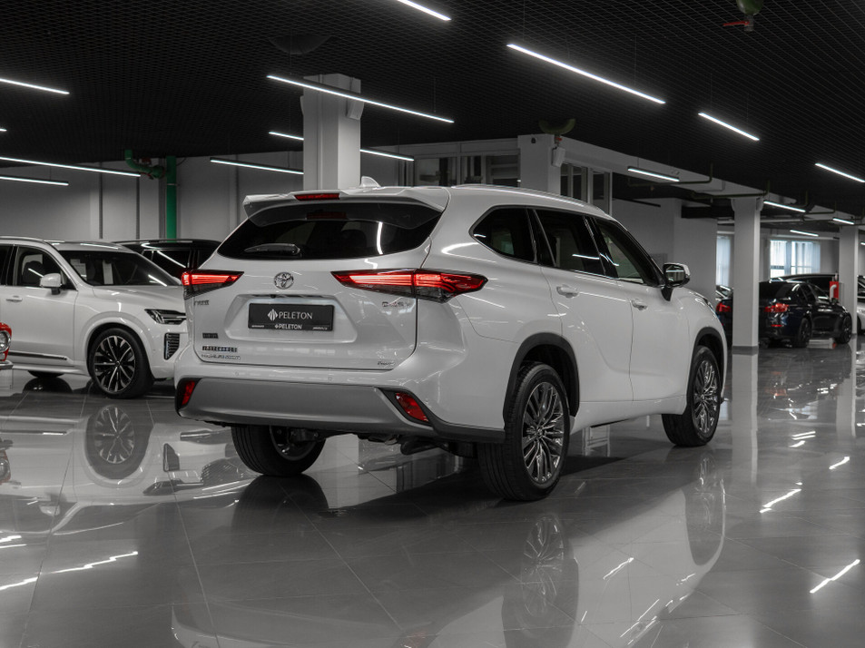 Автомобиль с пробегом Toyota Highlander в городе Москва ДЦ - PANGO Центр PELETON
