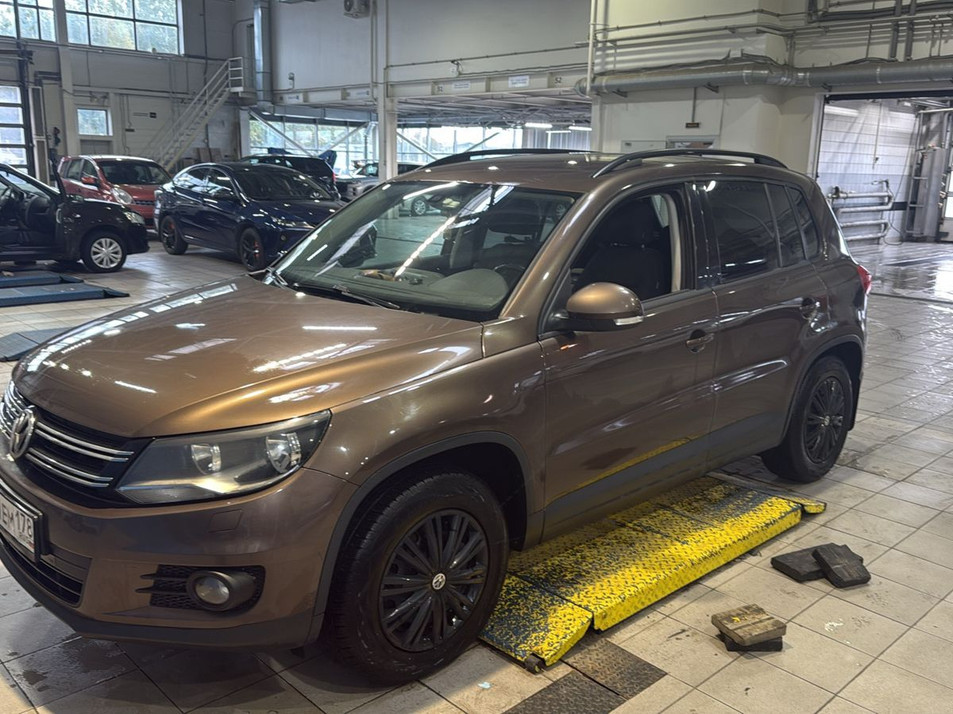 Автомобиль с пробегом Volkswagen Tiguan в городе Санкт-Петербург ДЦ - Тойота Центр Парнас