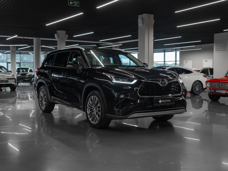 Автомобиль с пробегом Toyota Highlander в городе Москва ДЦ - ОПНА пробег