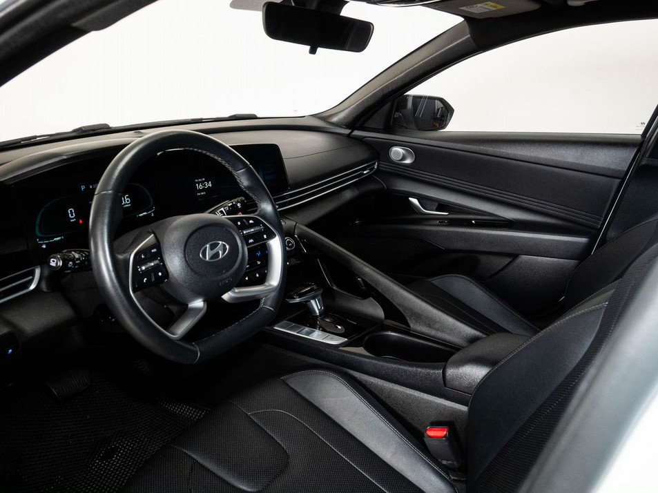 Автомобиль с пробегом Hyundai Elantra в городе Казань ДЦ - КАЭ Оренбургский тракт