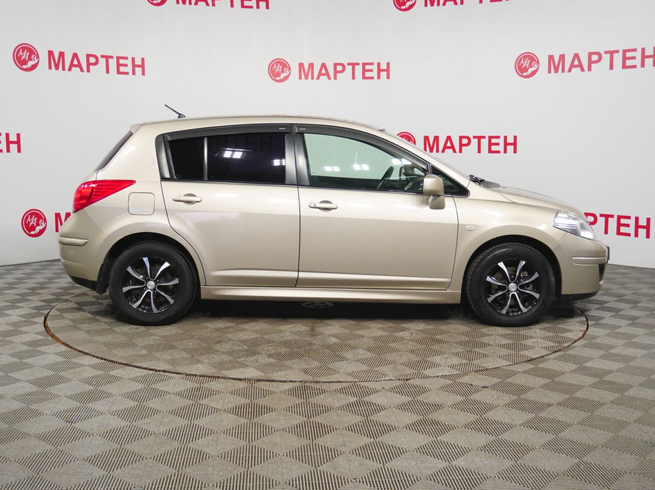 Автомобиль с пробегом Nissan Tiida в городе Вологда ДЦ - Мартен. Автомобили с пробегом