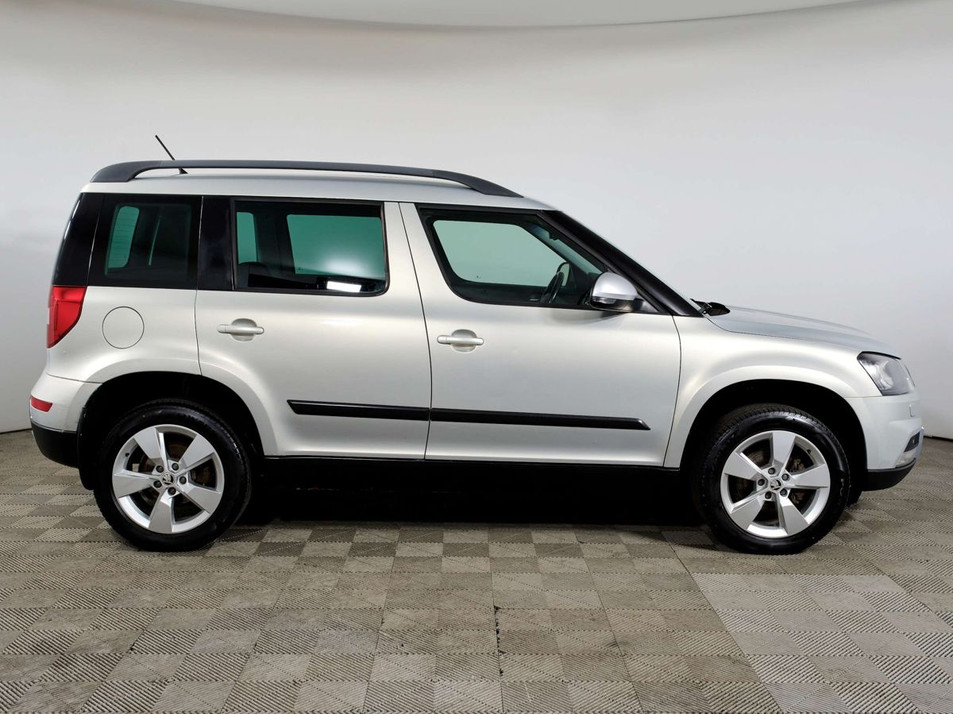 Автомобиль с пробегом SKODA Yeti в городе Санкт-Петербург ДЦ - Тойота Центр Волхонский