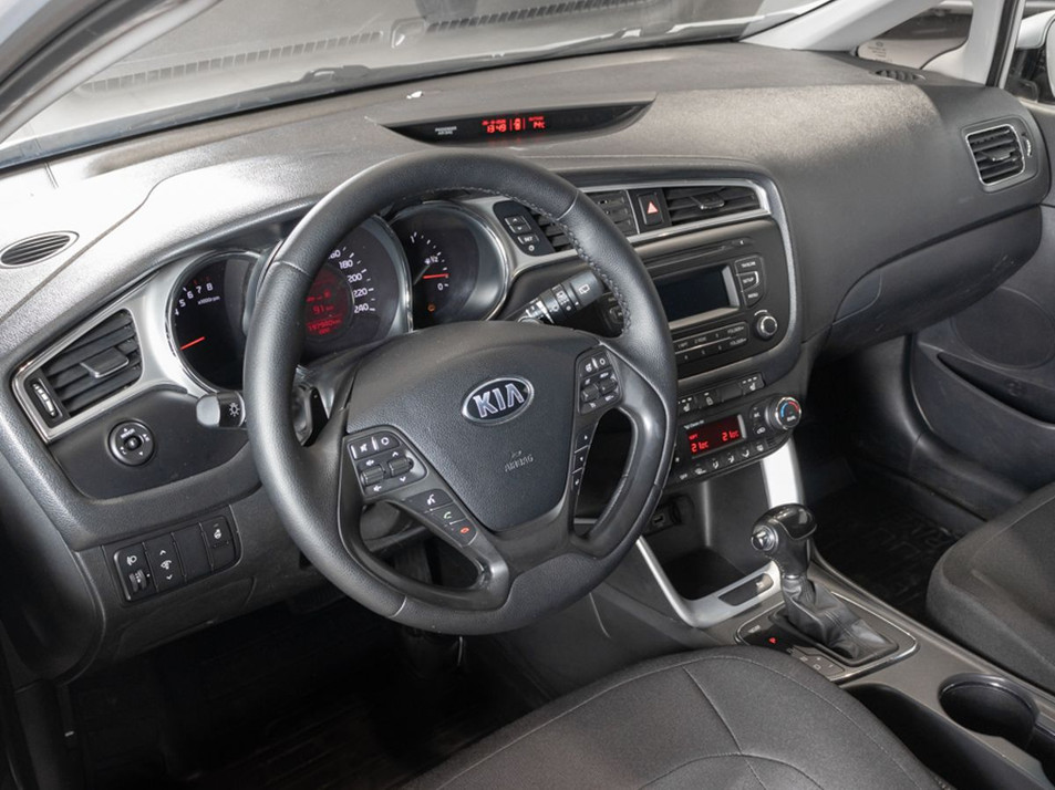 Автомобиль с пробегом Kia Ceed в городе Казань ДЦ - КАЭ Сибирский тракт