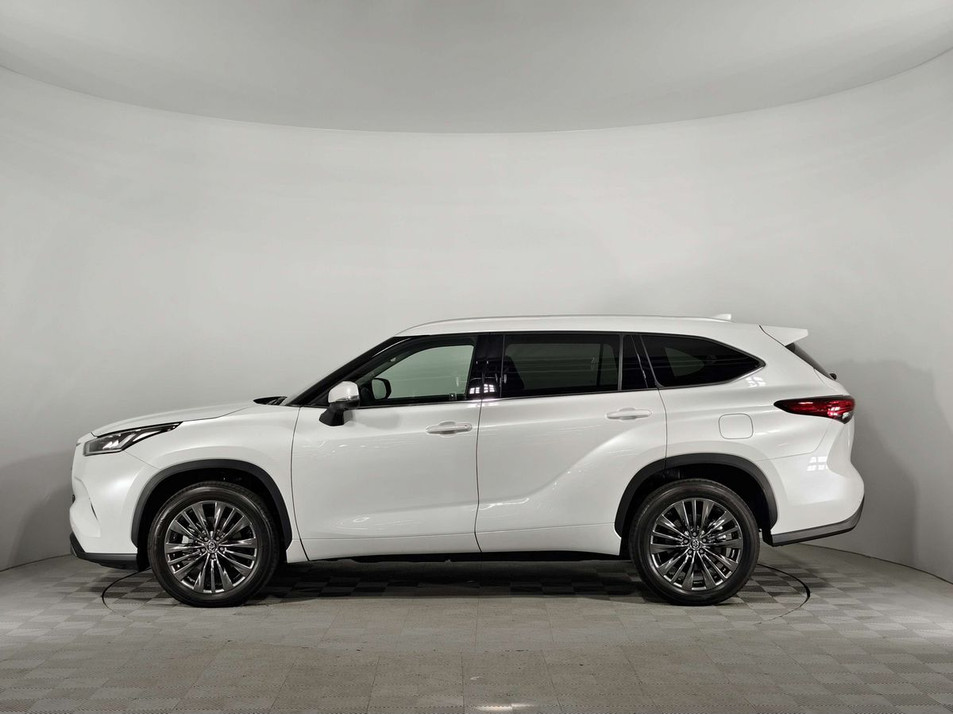 Автомобиль с пробегом Toyota Highlander в городе Санкт-Петербург ДЦ - Тойота Центр Парнас