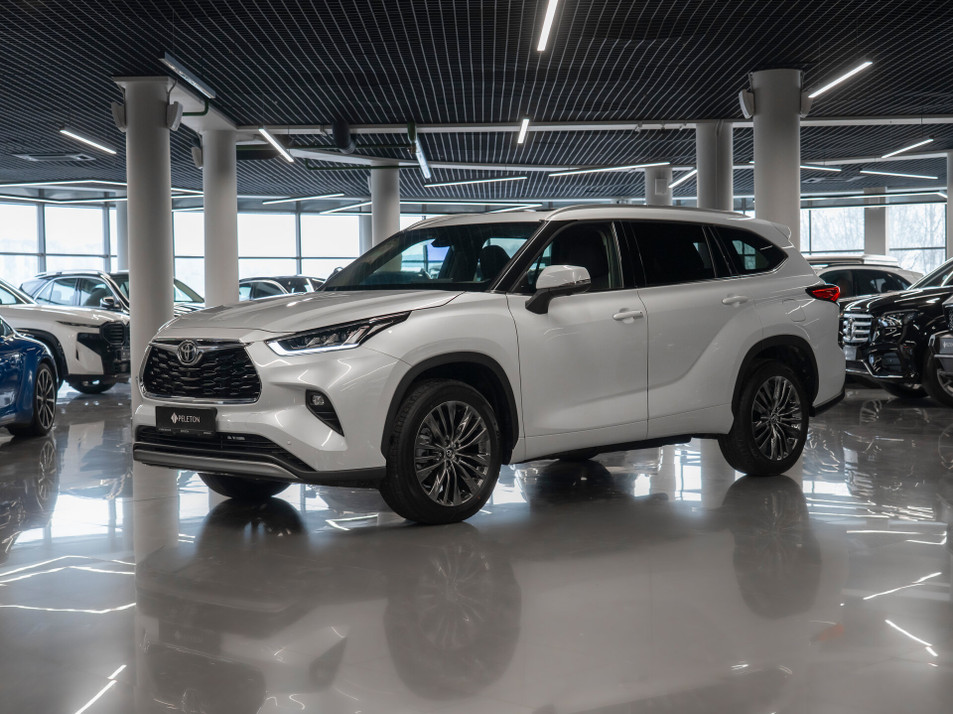Автомобиль с пробегом Toyota Highlander в городе Москва ДЦ - ОПНА пробег