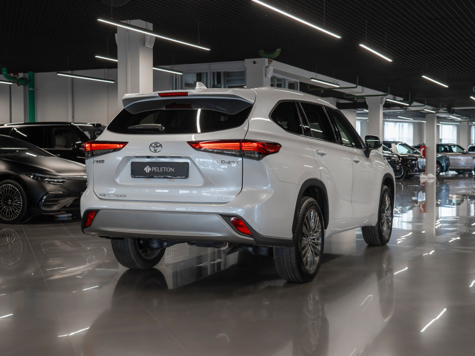 Автомобиль с пробегом Toyota Highlander в городе Москва ДЦ - PANGO Центр PELETON