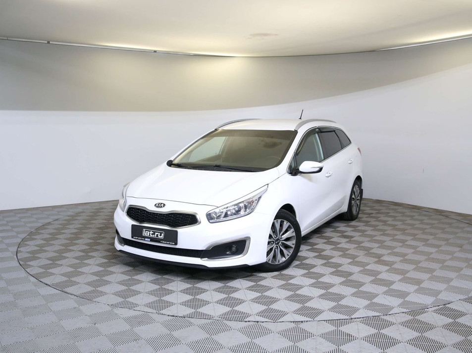 Автомобиль с пробегом Kia Ceed в городе Санкт-Петербург ДЦ - Тойота Центр Парнас