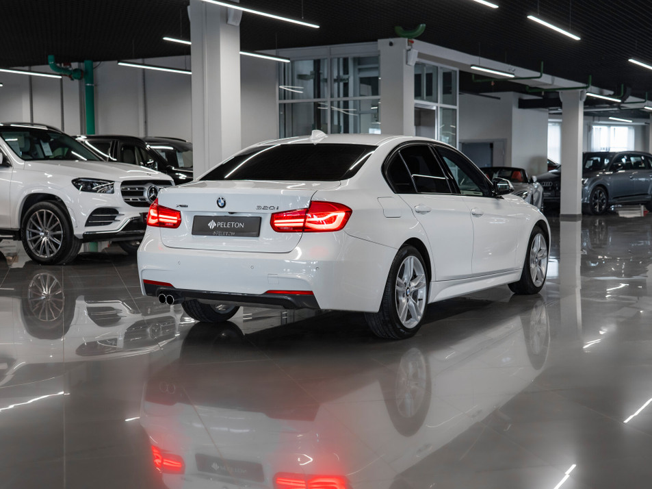 Автомобиль с пробегом BMW 3 серии в городе Москва ДЦ - PANGO&nbsp;Центр PELETON