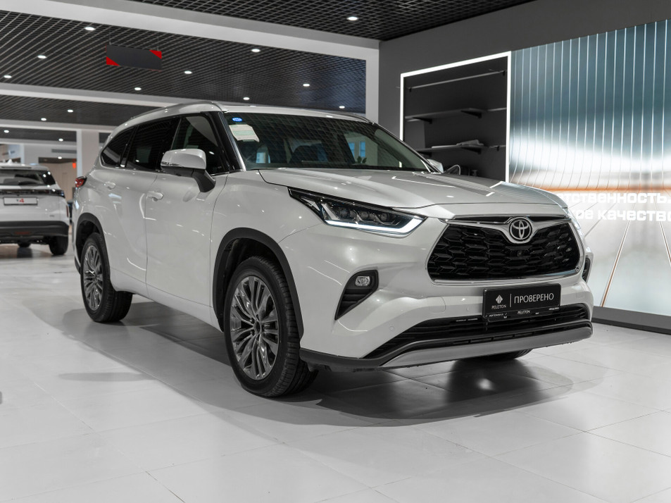 Автомобиль с пробегом Toyota Highlander в городе Москва ДЦ - PELETON Юг