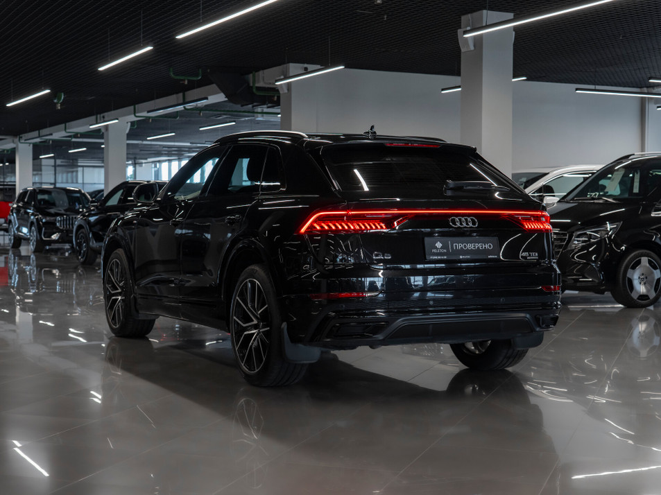 Автомобиль с пробегом Audi Q8 в городе Москва ДЦ - PANGO Центр PELETON