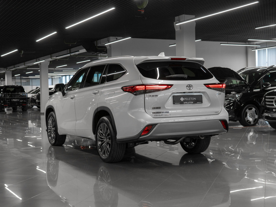 Автомобиль с пробегом Toyota Highlander в городе Москва ДЦ - PANGO Центр PELETON