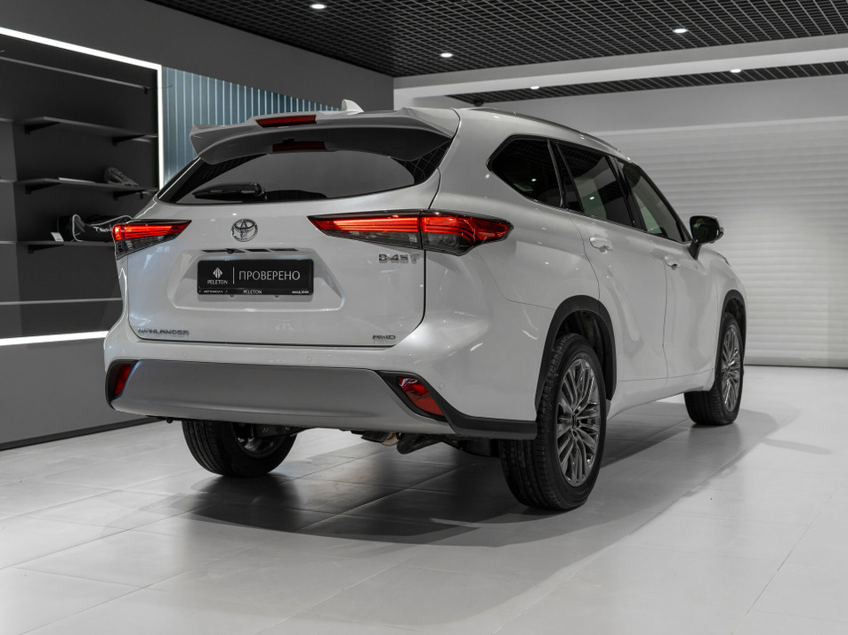 Автомобиль с пробегом Toyota Highlander в городе Москва ДЦ - PELETON Юг