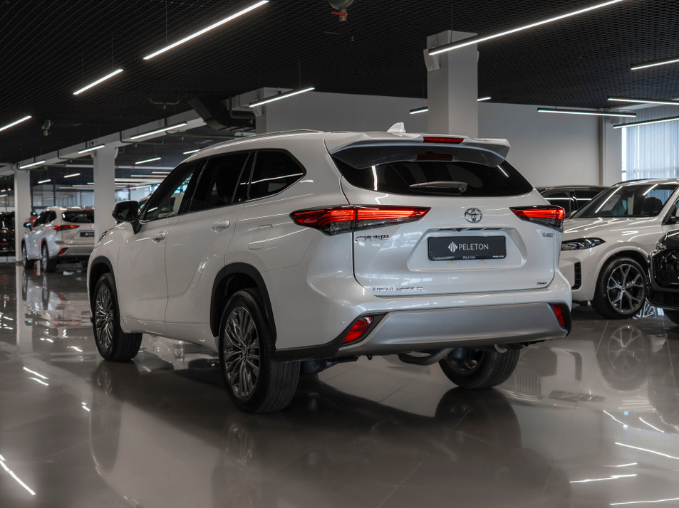 Автомобиль с пробегом Toyota Highlander в городе Москва ДЦ - PANGO Центр PELETON