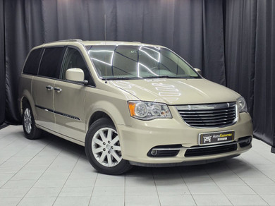 Автомобиль с пробегом Chrysler Town & Country в городе Пятигорск ДЦ - Автосалон Юг Авто