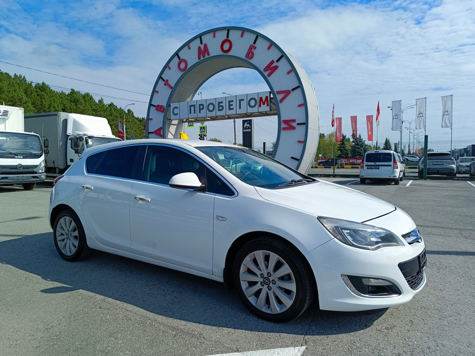 Автомобиль с пробегом Opel Astra в городе Тюмень ДЦ - PANGO Центр Автоград
