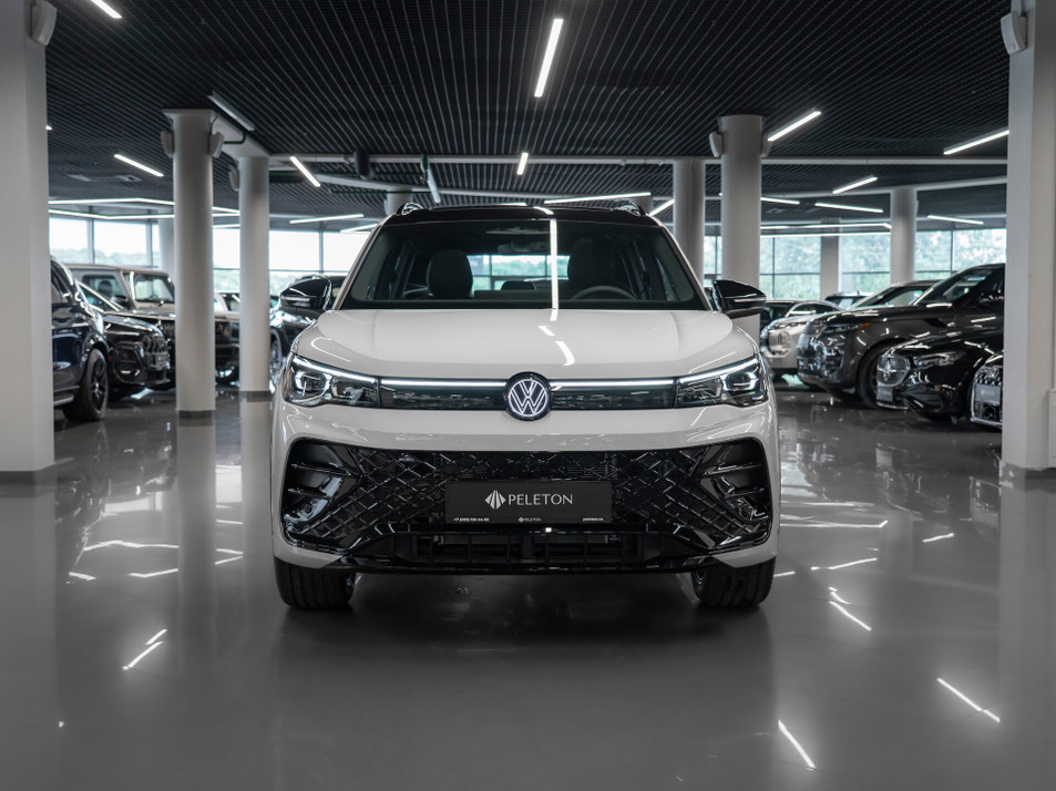 Автомобиль с пробегом Volkswagen Tiguan в городе Москва ДЦ - PANGO&nbsp;Центр PELETON