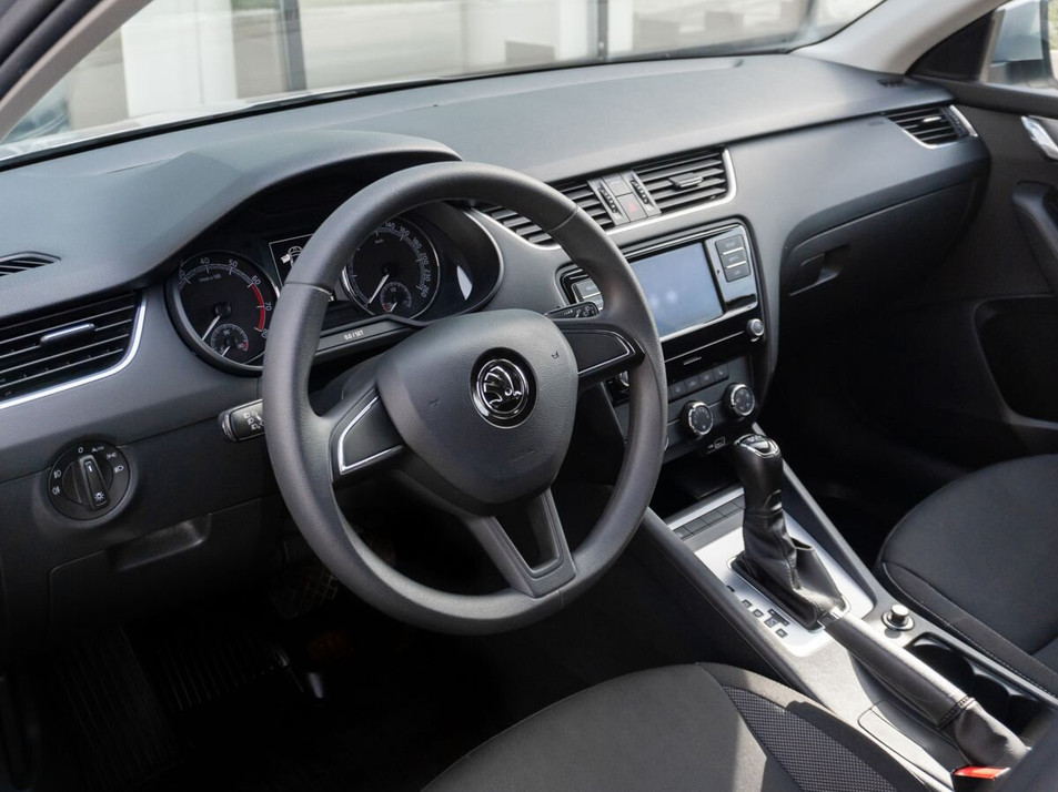 Автомобиль с пробегом SKODA Octavia в городе Казань ДЦ - КАЭ Lada/Renault/Москвич Восстания