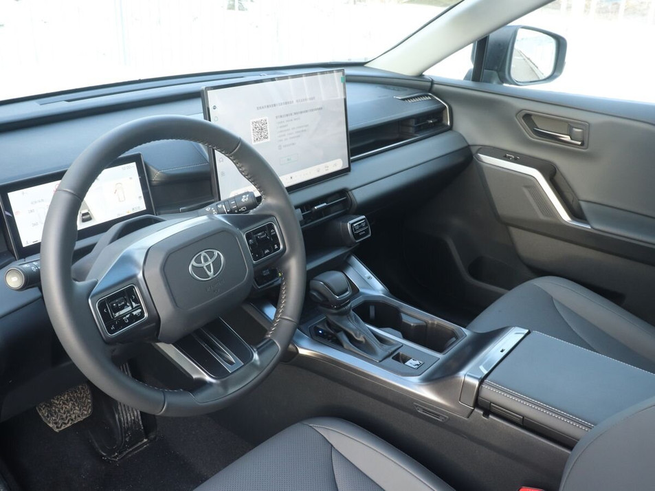 Автомобиль с пробегом Toyota RAV4 в городе Казань ДЦ - КАЭ Toyota Оренбургский тракт