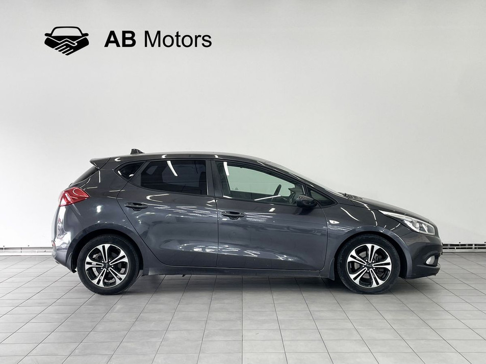 Автомобиль с пробегом Kia Ceed в городе Старый Оскол ДЦ - PANGO Центр АвтоБелогорье