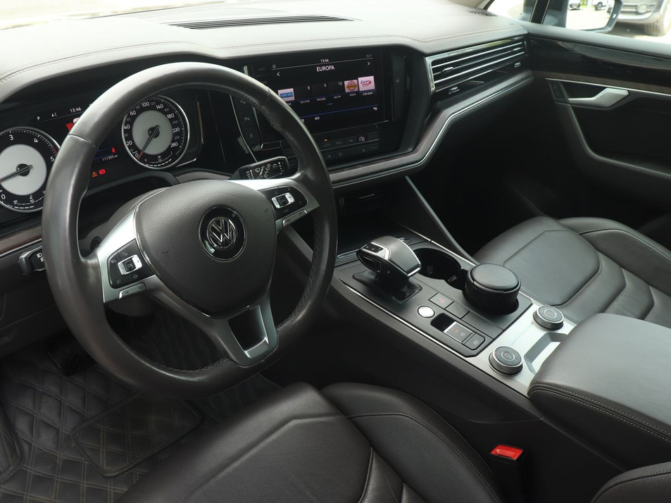 Автомобиль с пробегом Volkswagen Touareg в городе Казань ДЦ - КАЭ Toyota Оренбургский тракт