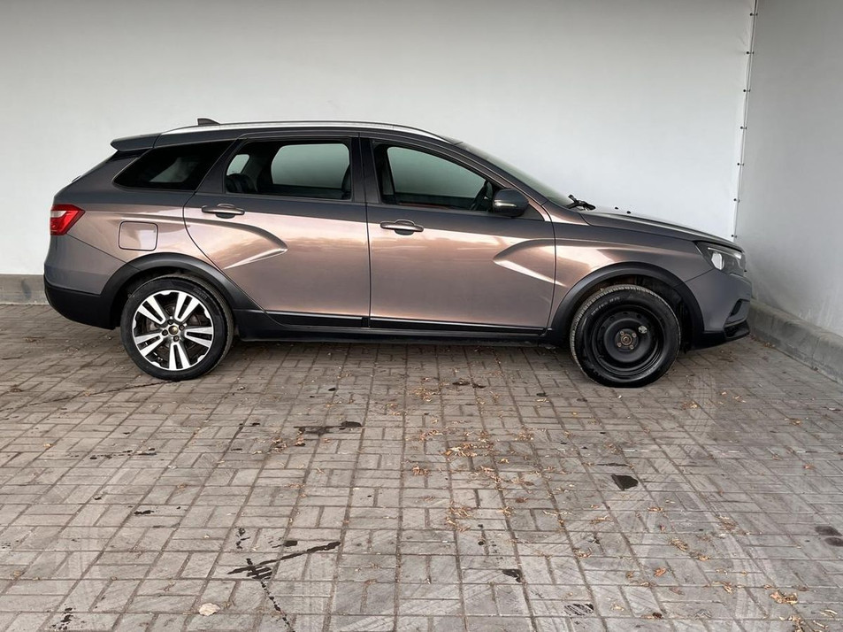 Автомобиль с пробегом LADA Vesta в городе Новомосковск ДЦ - Эксперт - РДС