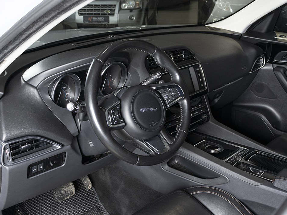 Автомобиль с пробегом Jaguar F-Pace в городе Казань ДЦ - КАЭ Сибирский тракт