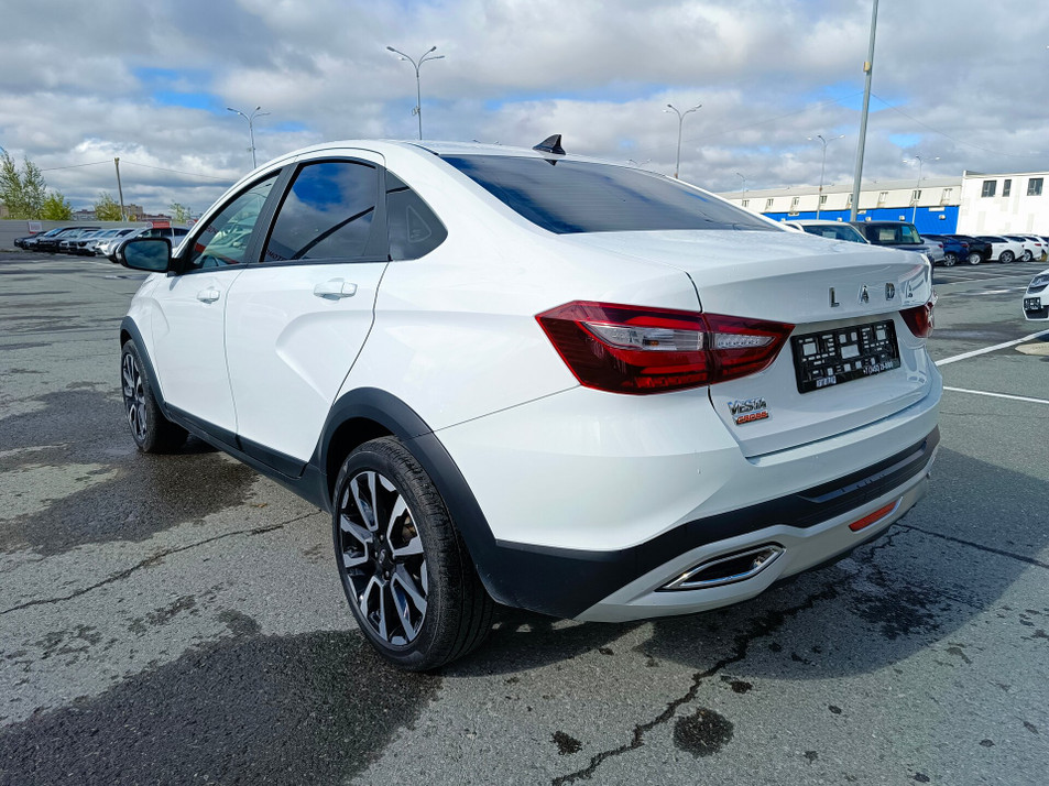 Автомобиль с пробегом LADA Vesta в городе Тюмень ДЦ - PANGO Центр Автоград