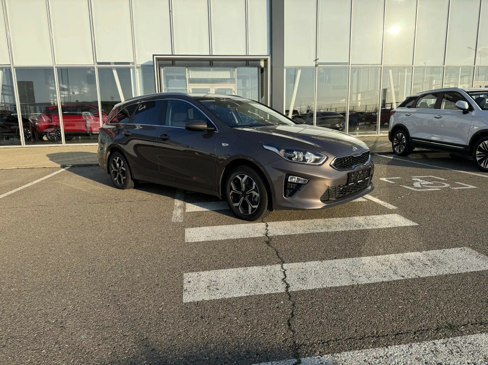 Автомобиль с пробегом Kia Ceed в городе Краснодар ДЦ - PANGO Центр РВ Сервис