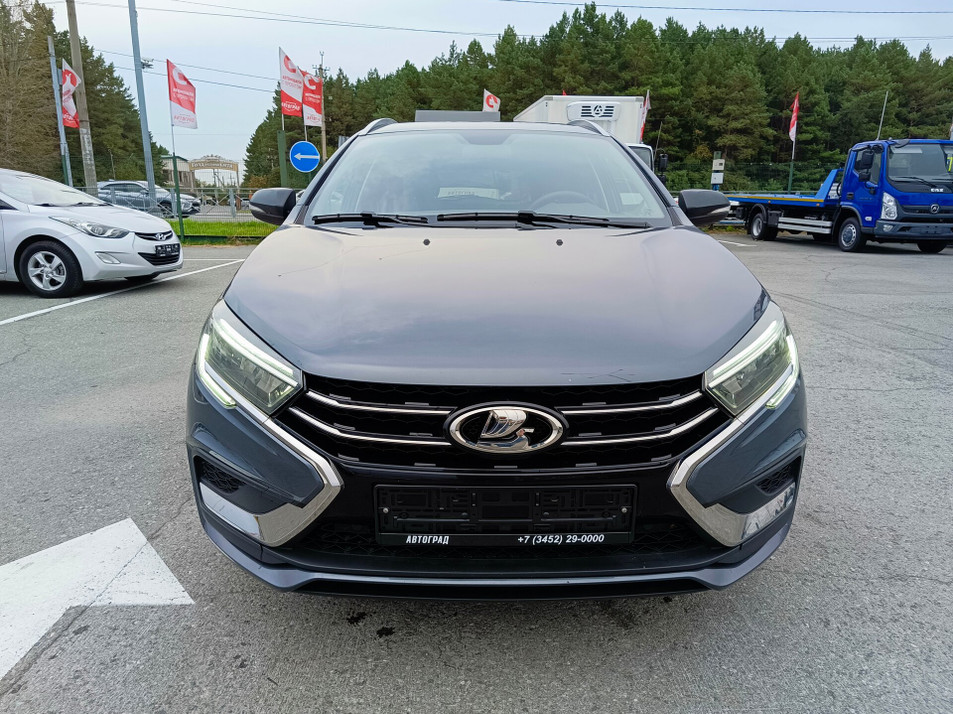 Автомобиль с пробегом LADA Vesta в городе Тюмень ДЦ - PANGO Центр Автоград