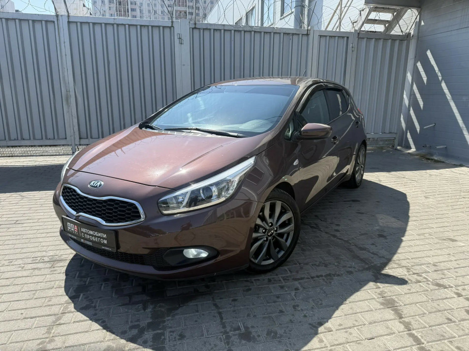 Автомобиль с пробегом Kia Ceed в городе Ростов-на-Дону ДЦ - PANGO Центр Запад