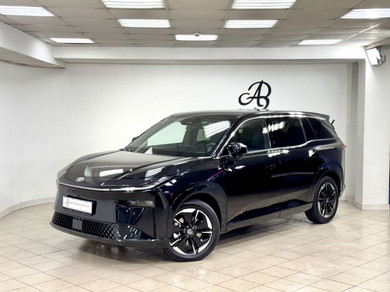 Автомобиль с пробегом Toyota bZ3X в городе Санкт-Петербург ДЦ - Автовернисаж