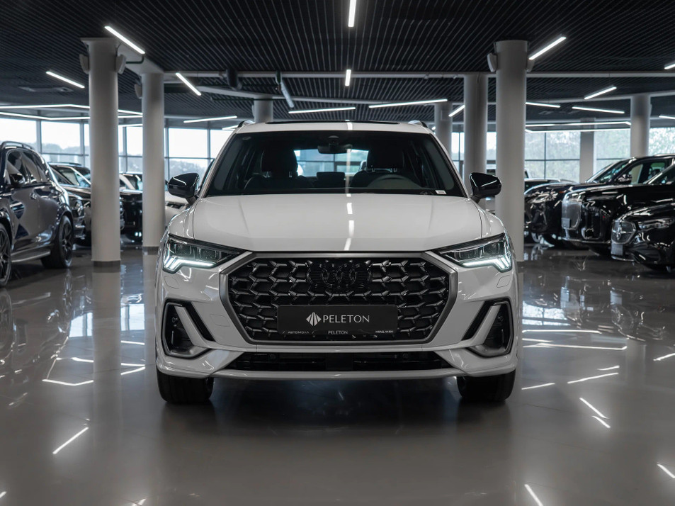 Автомобиль с пробегом Audi Q3 в городе Москва ДЦ - PELETON Юг