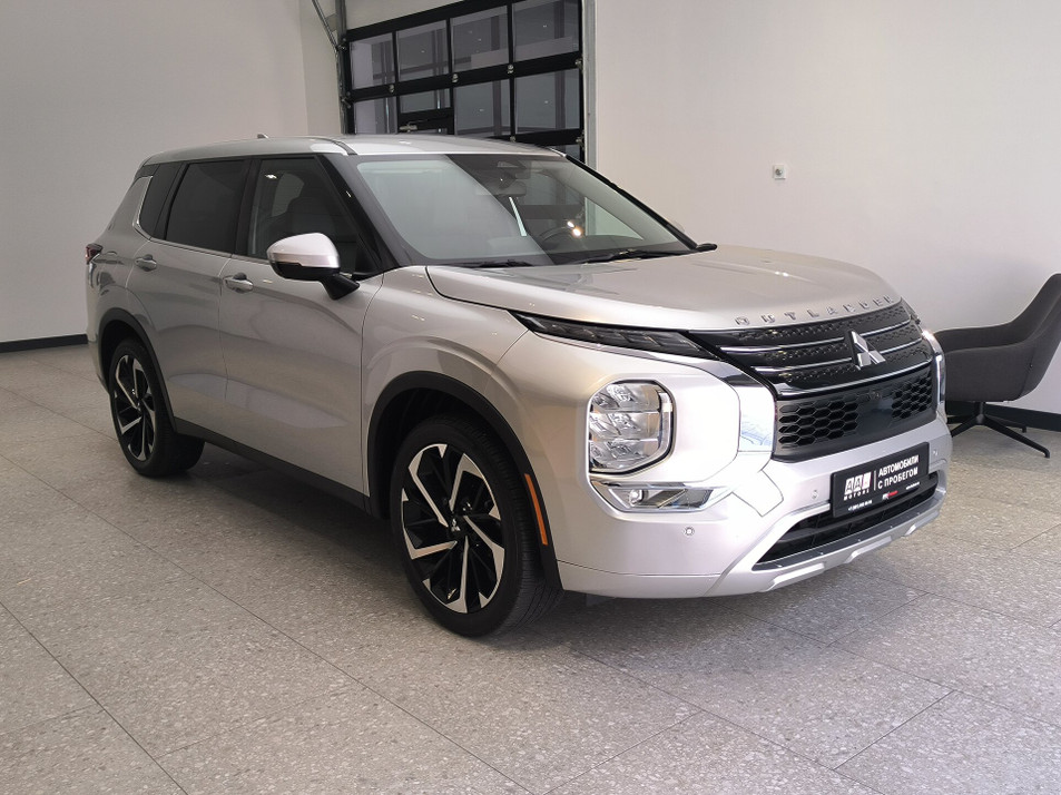 Автомобиль с пробегом Mitsubishi Outlander в городе Краснодар ДЦ - ААА Моторс Краснодар