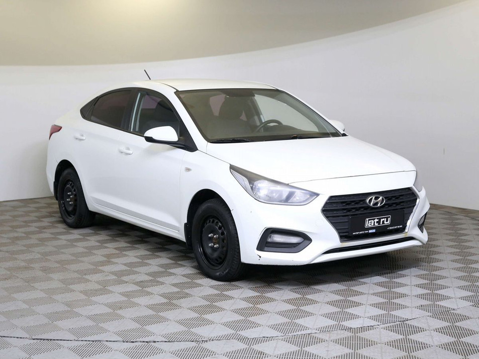 Автомобиль с пробегом Hyundai Solaris в городе Санкт-Петербург ДЦ - Тойота Центр Парнас