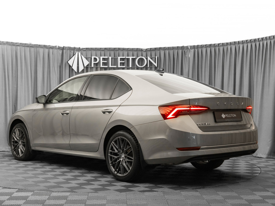 Автомобиль с пробегом SKODA Octavia в городе Москва ДЦ - PANGO Центр PELETON