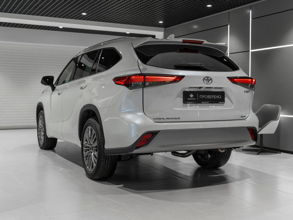 Автомобиль с пробегом Toyota Highlander в городе Москва ДЦ - PELETON Юг