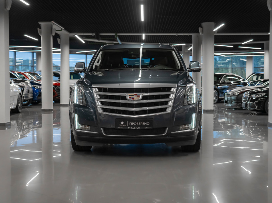 Автомобиль с пробегом Cadillac Escalade в городе Москва ДЦ - PANGO&nbsp;Центр PELETON